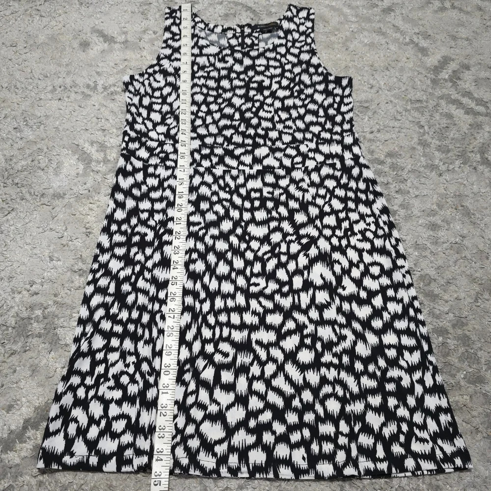 ✨4/$20. BCBGMAXAZRIA Abstract Black White Leopard Mini Sleeveless Shift Dress, M - Picture 8 of 12